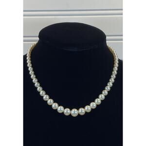 Vintage Crown Trifari Graduated Faux Pearl Tulip Clasp Classic Necklace
